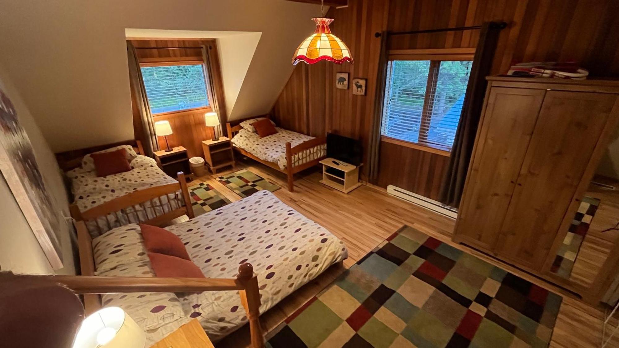 Bear Paw Lodge Golden Bagian luar foto