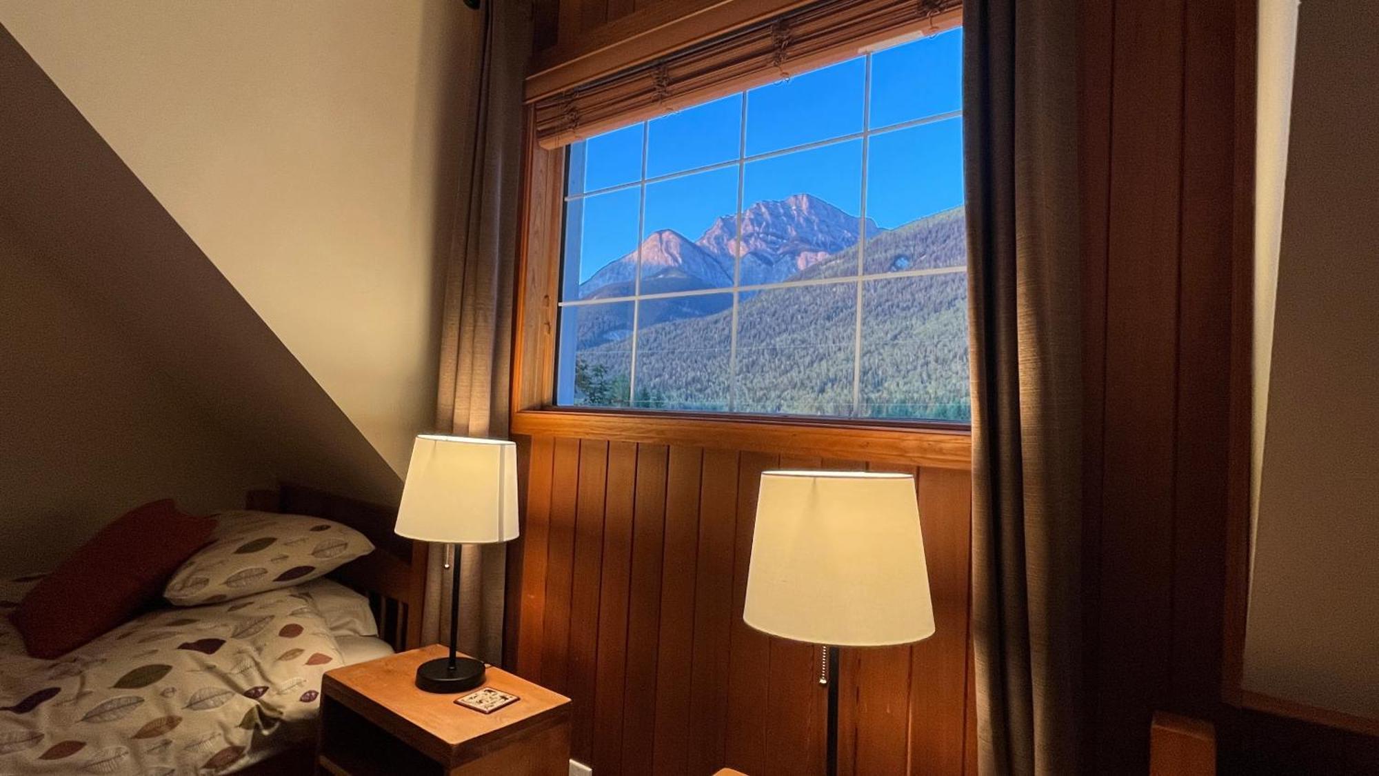 Bear Paw Lodge Golden Bagian luar foto