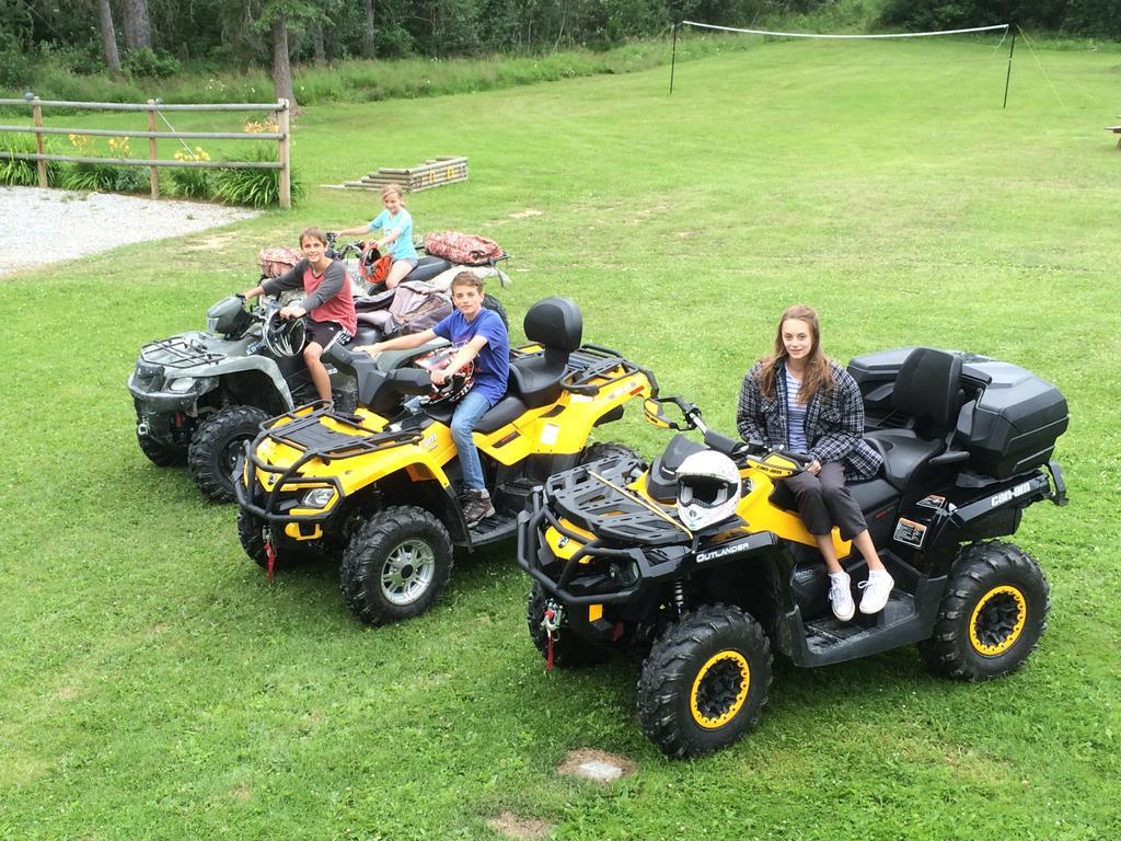 Bear Paw Lodge Golden Bagian luar foto